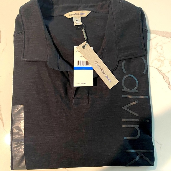 Calvin Klein shirt - Picture 3 of 4